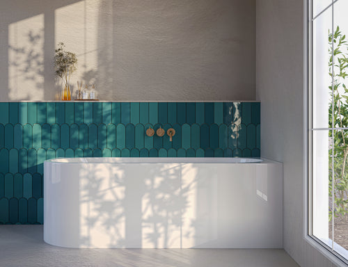 Bañera semi-exenta AQUA acrílica blanca adosada a pared en esquina derecha